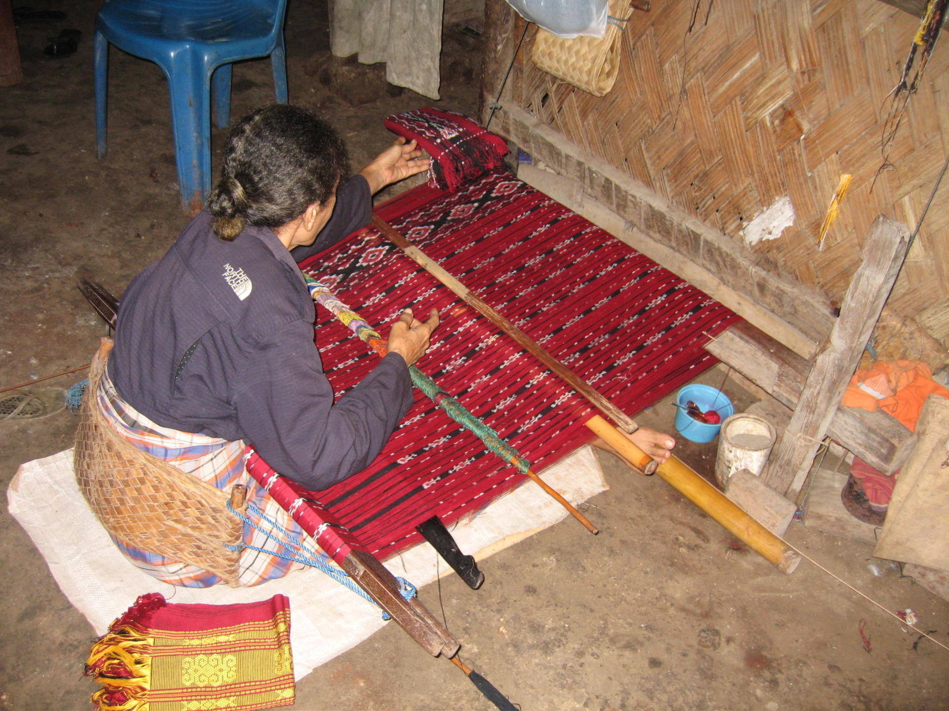 インドネシア・アロール島の伝統イカット(2002年準ベスト作品・ - 家具 
